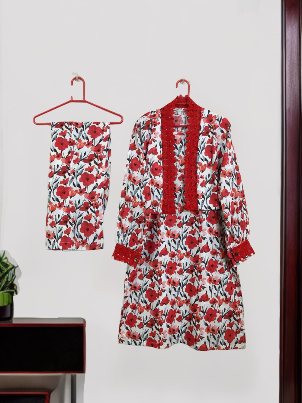 SC-0004 women’s two piece lawn printed lace work coaty with inner suit - Image 3