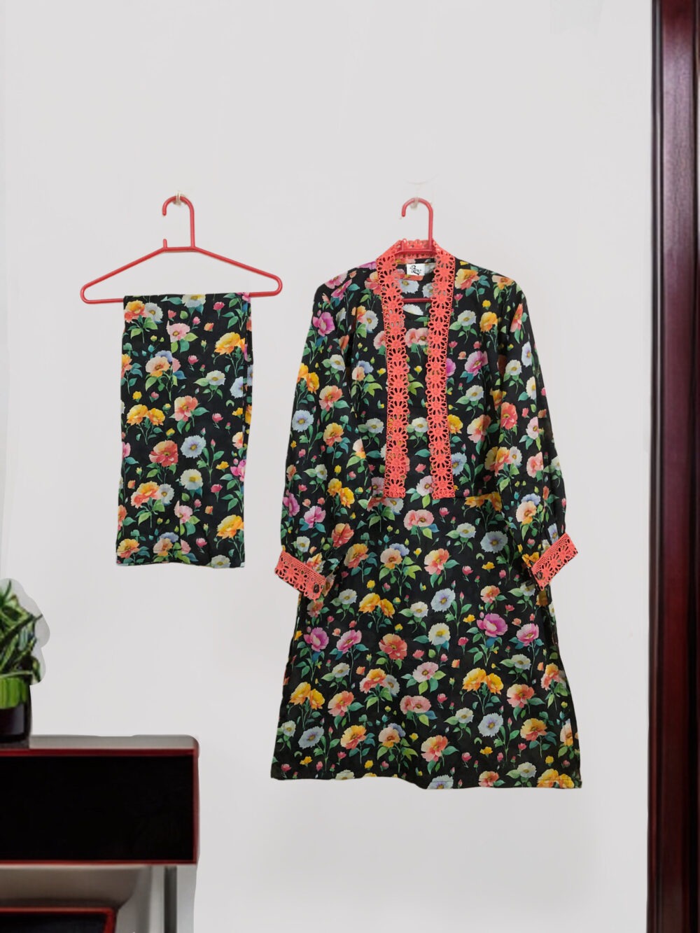 SC-0004 women’s two piece lawn printed lace work coaty with inner suit - Image 5