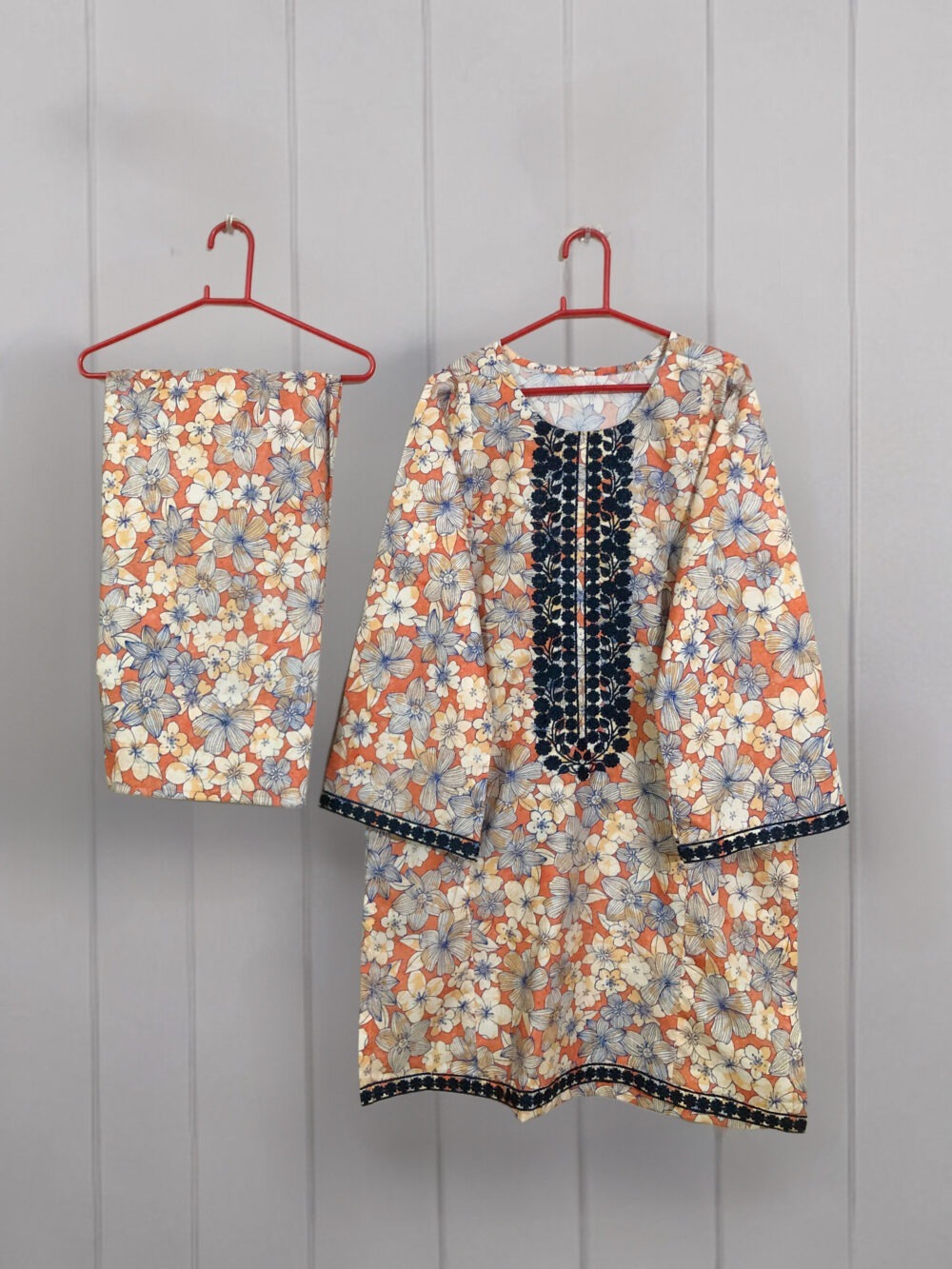 SC-0022 Women’s two piece lawn embroidered kurti with farshi shalwar suit - Image 4