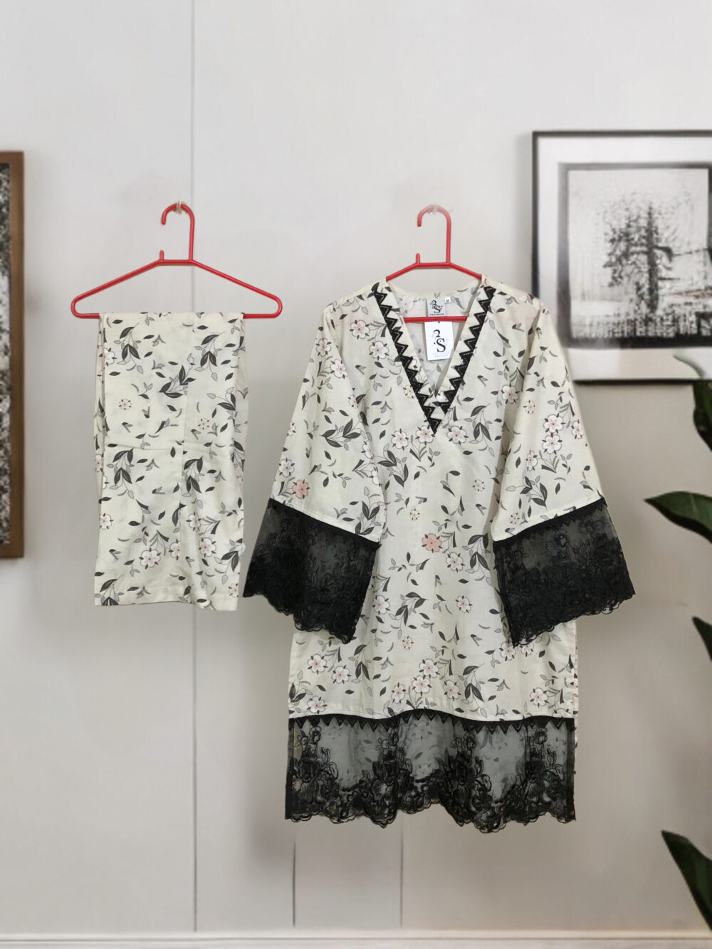 SC-0022 Women’s two piece lawn printed sleeves and border lace work bell bottom suit